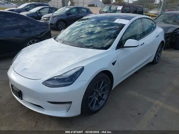 5YJ3E1EA8NF210196 2022 TESLA MODEL 3 - Image 2