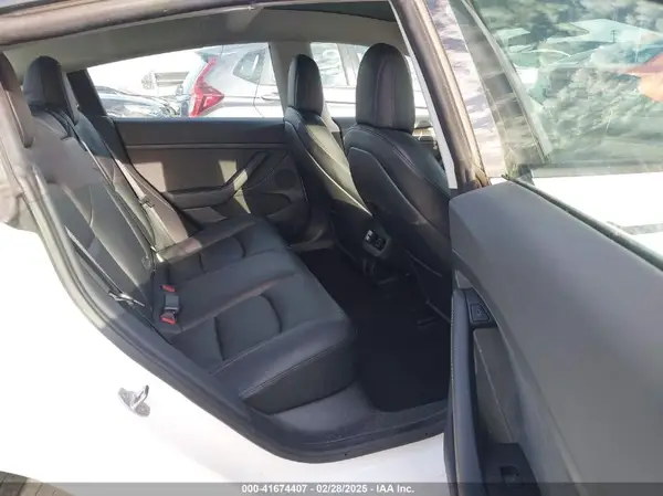 5YJ3E1EA8NF210196 2022 TESLA MODEL 3 - Image 8