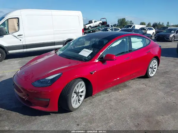 5YJ3E1EA8NF234028 2022 TESLA MODEL 3 - Image 2