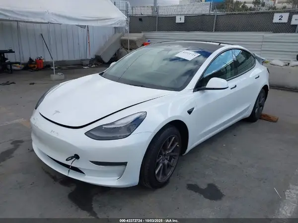 5YJ3E1EA8NF245112 2022 TESLA MODEL 3 - Image 2