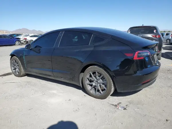 5YJ3E1EA8NF285772 2022 TESLA MODEL 3 - Image 2