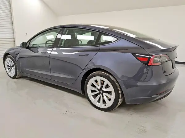 5YJ3E1EA8NF285951 2022 TESLA MODEL 3 - Image 2