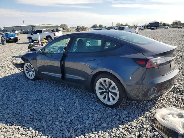 5YJ3E1EA8NF286419 2022 TESLA MODEL 3 - Image 2