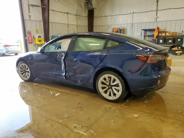 5YJ3E1EA8NF287845 2022 TESLA MODEL 3 - Image 2