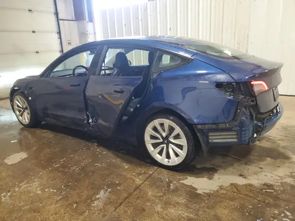 5YJ3E1EA8NF287862 2022 TESLA MODEL 3 - Image 2