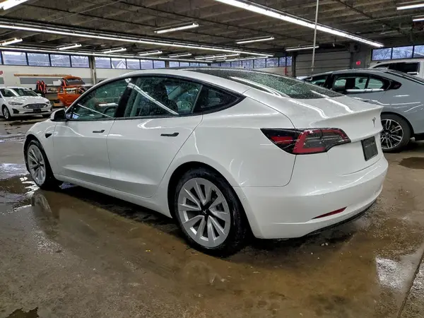 5YJ3E1EA8NF287893 2022 TESLA MODEL 3 - Image 2