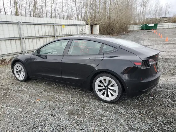 5YJ3E1EA8NF288073 2022 TESLA MODEL 3 - Image 2