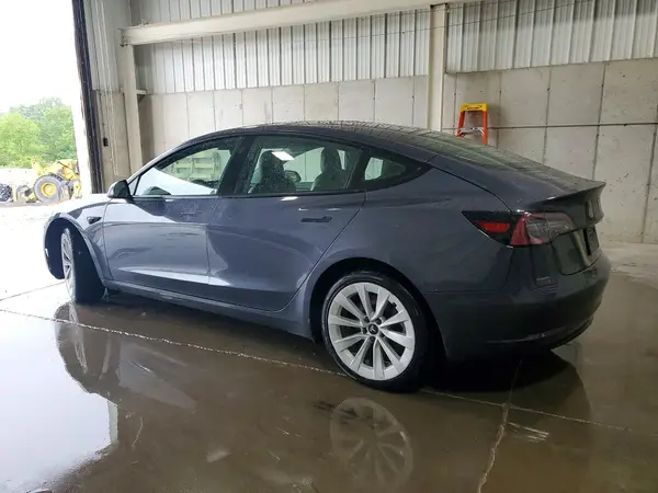 5YJ3E1EA8NF288218 2022 TESLA MODEL 3 - Image 2