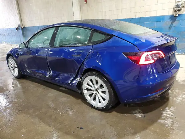 5YJ3E1EA8NF288722 2022 TESLA MODEL 3 - Image 2