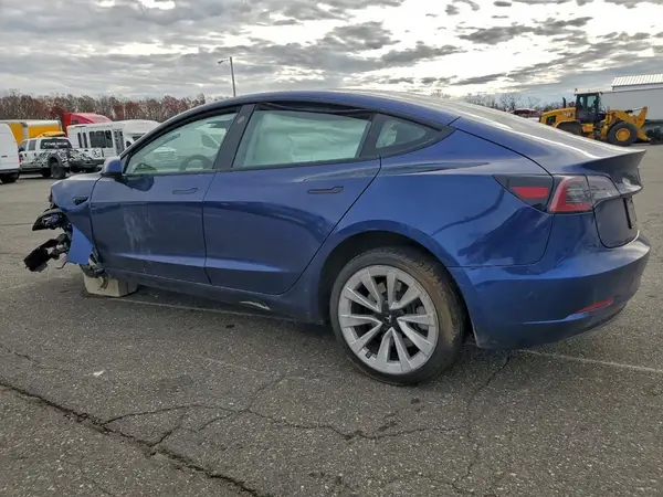 5YJ3E1EA8NF289109 2022 TESLA MODEL 3 - Image 2