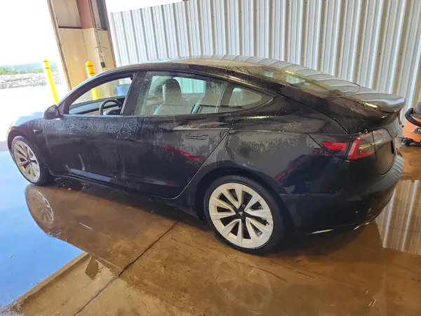 5YJ3E1EA8NF289126 2022 TESLA MODEL 3 - Image 2