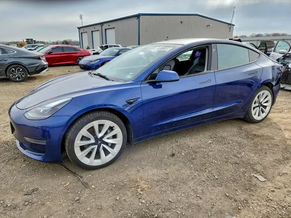5YJ3E1EA8NF289904 2022 TESLA MODEL 3 - Image 1