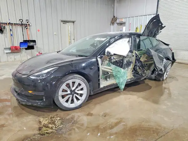 5YJ3E1EA8NF290406 2022 TESLA MODEL 3 - Image 1