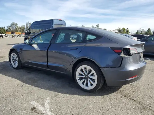 5YJ3E1EA8NF293838 2022 TESLA MODEL 3 - Image 2