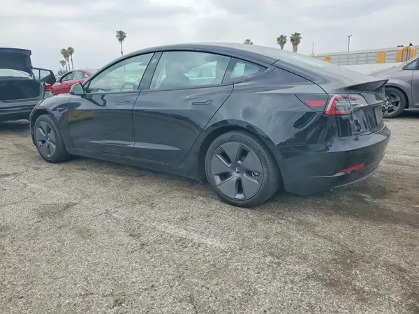 5YJ3E1EA8NF295959 2022 TESLA MODEL 3 - Image 2