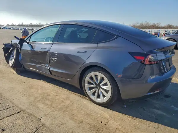 5YJ3E1EA8NF296674 2022 TESLA MODEL 3 - Image 2