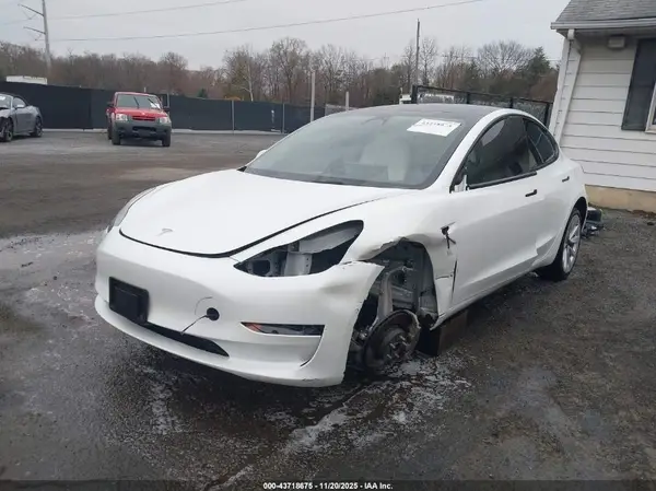 5YJ3E1EA8NF303350 2022 TESLA MODEL 3 - Image 2