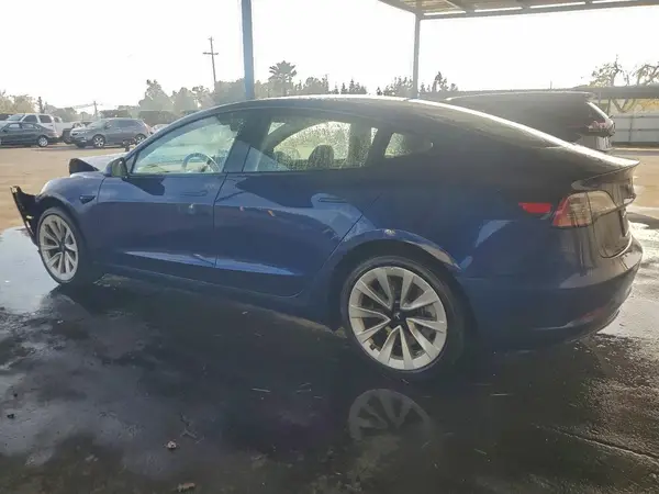 5YJ3E1EA8NF304370 2022 TESLA MODEL 3 - Image 2