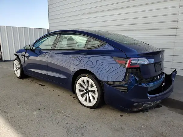 5YJ3E1EA8NF304448 2022 TESLA MODEL 3 - Image 2