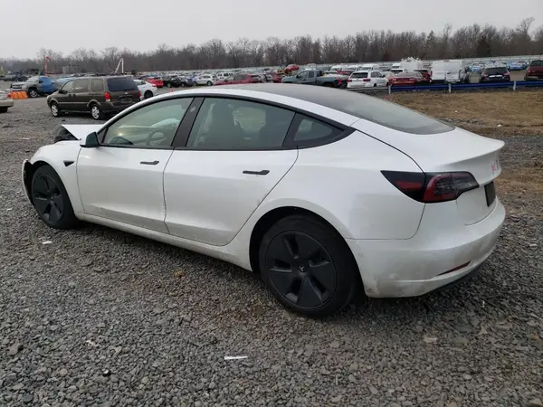 5YJ3E1EA8NF315112 2022 TESLA MODEL 3 - Image 2