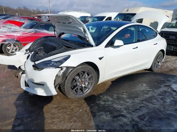 5YJ3E1EA8NF316955 2022 TESLA MODEL 3 - Image 2