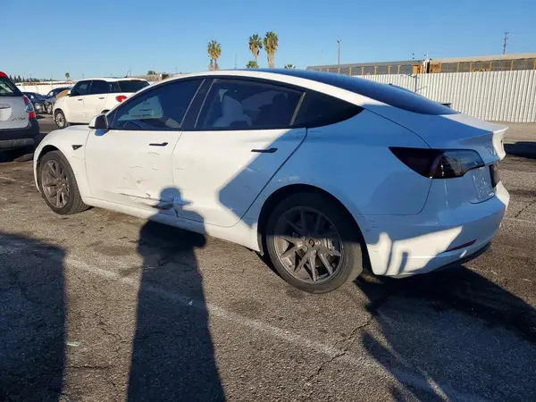 5YJ3E1EA8NF321024 2022 TESLA MODEL 3 - Image 2