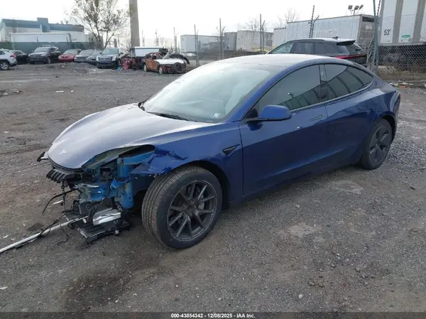 5YJ3E1EA8NF325381 2022 TESLA MODEL 3 - Image 2