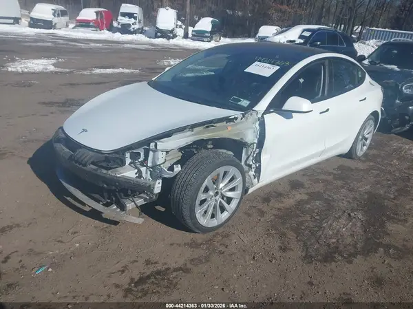 5YJ3E1EA8NF326420 2022 TESLA MODEL 3 - Image 2