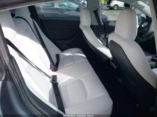 5YJ3E1EA8NF331617 2022 TESLA MODEL 3 - Image 8
