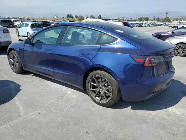 5YJ3E1EA8NF331990 2022 TESLA MODEL 3 - Image 2
