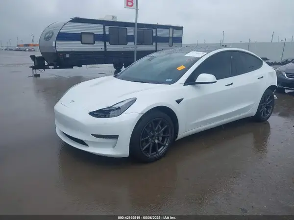 5YJ3E1EA8NF342987 2022 TESLA MODEL 3 - Image 2