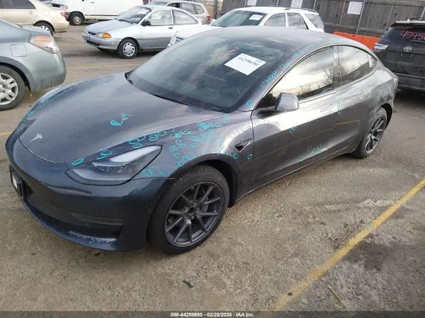5YJ3E1EA8NF343962 2022 TESLA MODEL 3 - Image 2