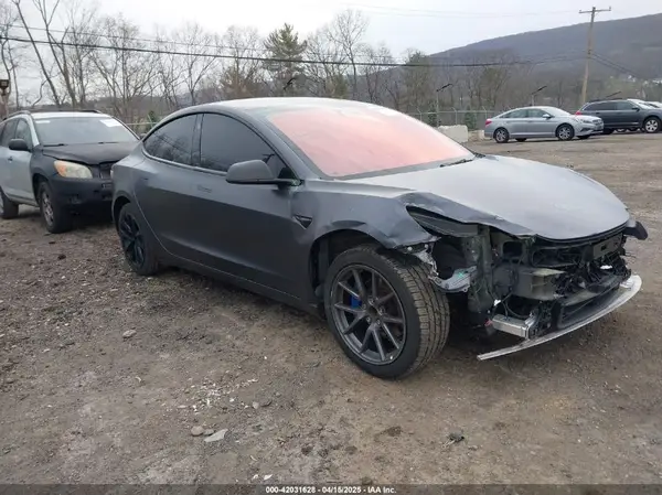 5YJ3E1EA8NF344044 2022 TESLA MODEL 3 - Image 1