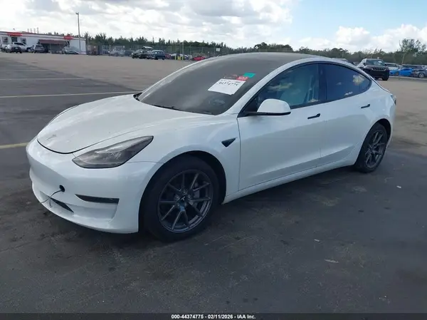 5YJ3E1EA8NF344691 2022 TESLA MODEL 3 - Image 2