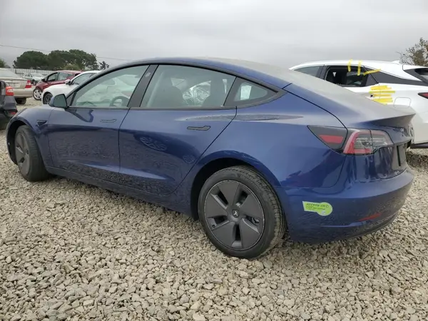 5YJ3E1EA8NF352208 2022 TESLA MODEL 3 - Image 2