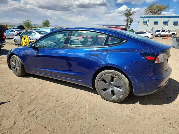 5YJ3E1EA8NF359840 2022 TESLA MODEL 3 - Image 2