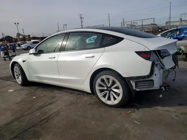 5YJ3E1EA8NF362429 2022 TESLA MODEL 3 - Image 2