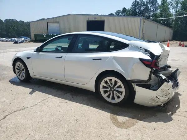 5YJ3E1EA8NF368439 2022 TESLA MODEL 3 - Image 2