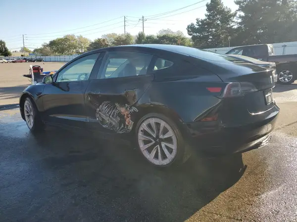 5YJ3E1EA8NF368537 2022 TESLA MODEL 3 - Image 2