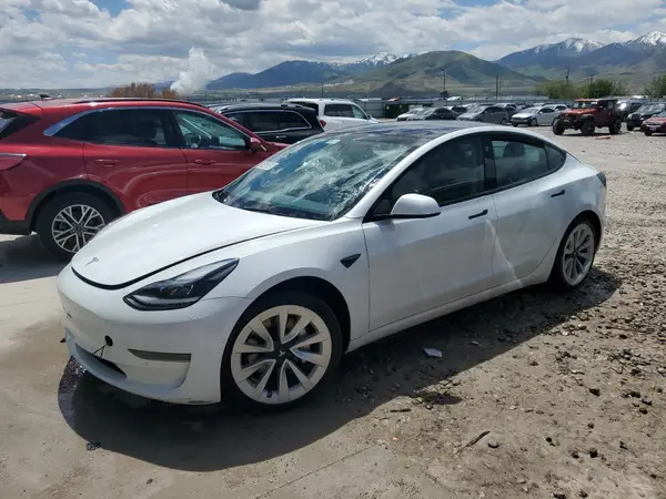 5YJ3E1EA8NF368702 2022 TESLA MODEL 3 - Image 1