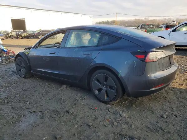 5YJ3E1EA8NF368747 2022 TESLA MODEL 3 - Image 2