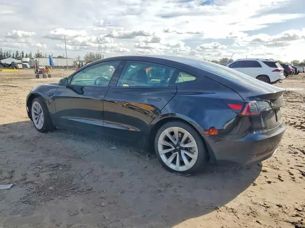 5YJ3E1EA8NF369297 2022 TESLA MODEL 3 - Image 2