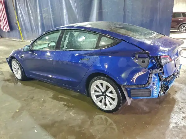 5YJ3E1EA8NF370501 2022 TESLA MODEL 3 - Image 2