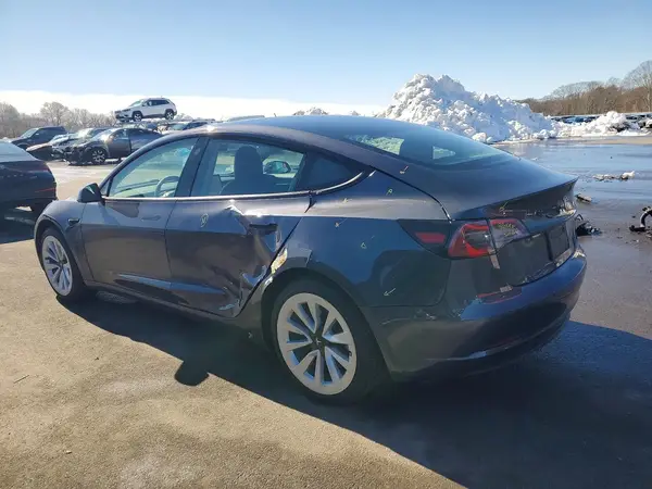 5YJ3E1EA8NF370675 2022 TESLA MODEL 3 - Image 2