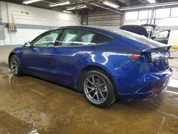 5YJ3E1EA8NF370711 2022 TESLA MODEL 3 - Image 2