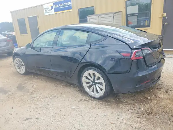 5YJ3E1EA8NF372099 2022 TESLA MODEL 3 - Image 2