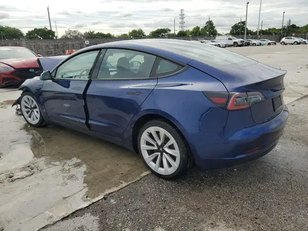5YJ3E1EA8NF372250 2022 TESLA MODEL 3 - Image 2
