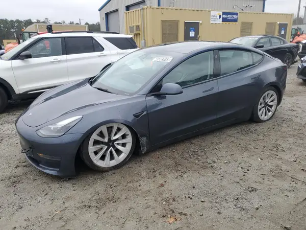 5YJ3E1EA8NF372460 2022 TESLA MODEL 3 - Image 1