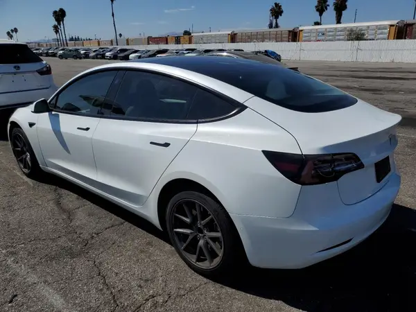 5YJ3E1EA8NF373267 2022 TESLA MODEL 3 - Image 2