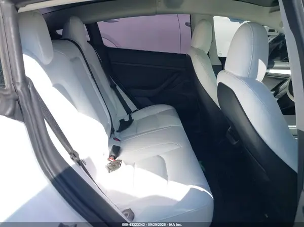 5YJ3E1EA8NF373575 2022 TESLA MODEL 3 - Image 8